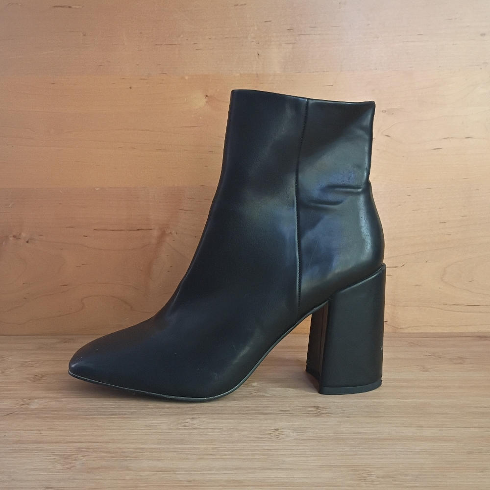 Madden Girl High Heeled Black Zip Up Boots